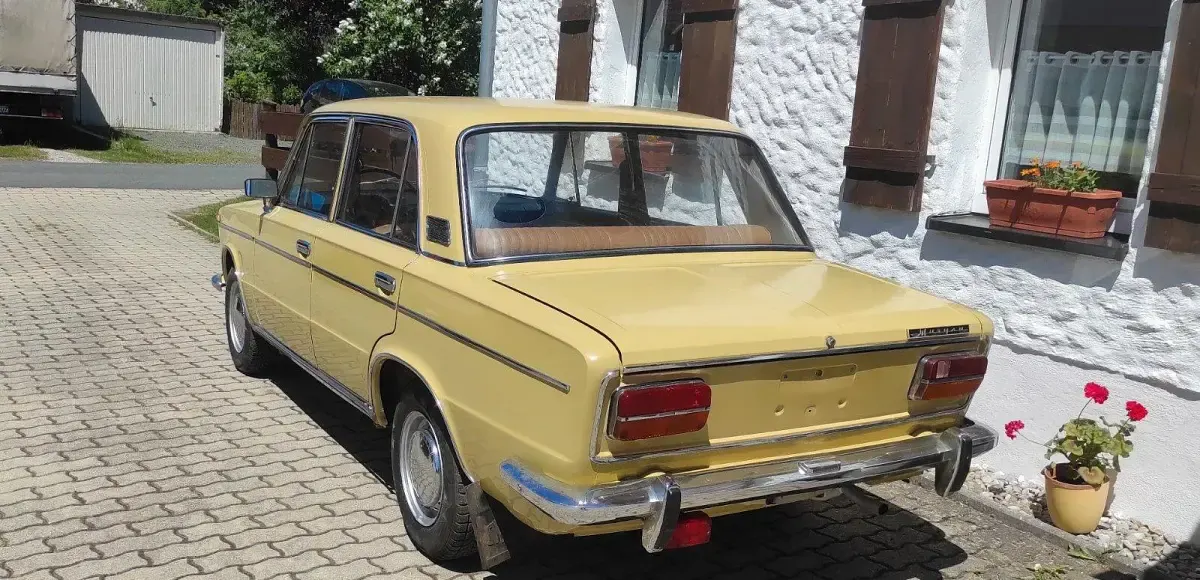 Gebraucht Lada 2103 75 PS (55 kW) 1974 Gelb Limousine
