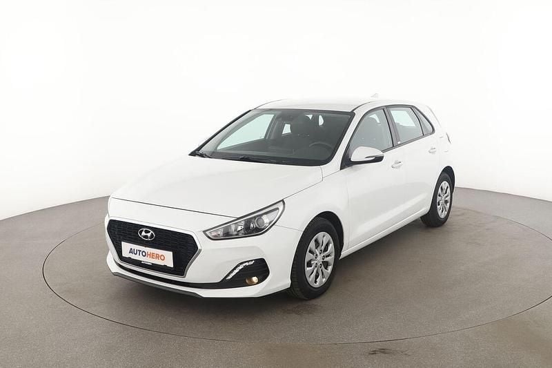 Weiß Gebraucht 2019 Hyundai i30 YES! Limousine | 12.090 € (Guter Preis) - Bild 1/3