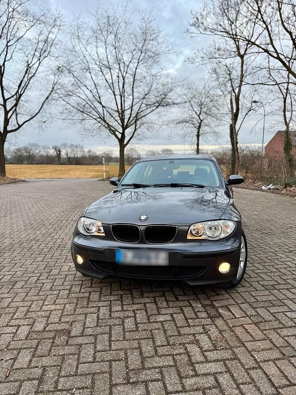 Gebraucht BMW 118 122 PS (89 kW) 2005 Grau Kleinwagen