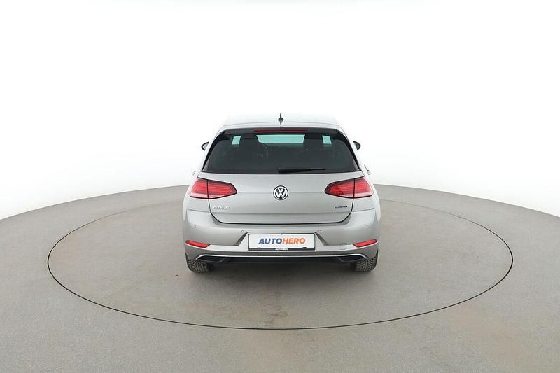 Gebraucht VW Golf VII IQ Drive 2019 Silber Limousine