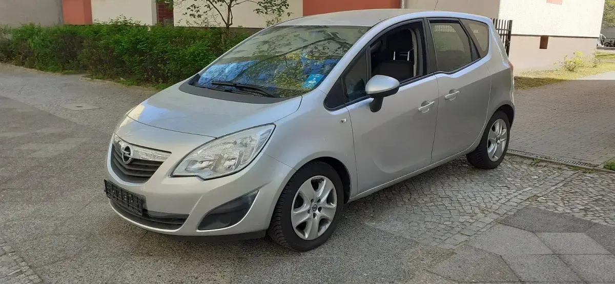 Second-hand Opel Meriva 101 CP (74 kW) 2010 Argintiu Monovolum