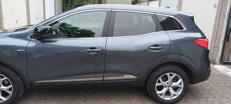 Grau Gebraucht 2020 Renault Kadjar Bose Edition SUV | 15.950 € (Guter Preis) - Bild 1/4