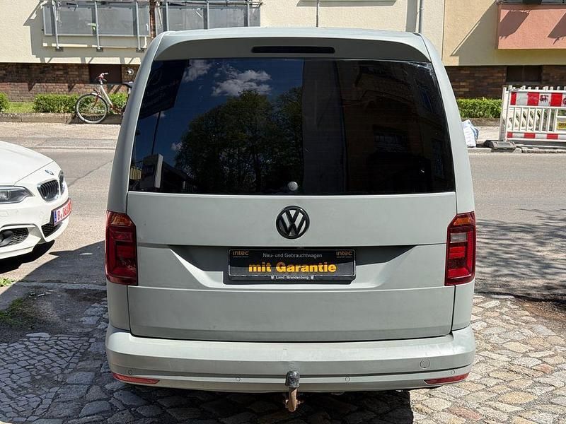 Usata VW Caddy 102 CV (75 kW) 2016 Grigio Monovolume