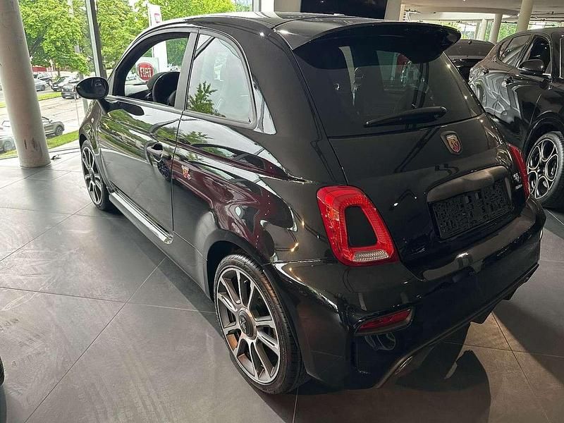 Gebraucht Abarth 595 165 PS (121 kW) 2024 Scorpione schwarz Kleinwagen