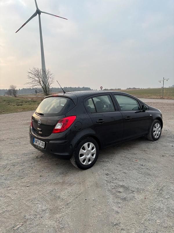 Gebraucht Opel Corsa 80 PS (58 kW) 2014 Schwarz Kleinwagen
