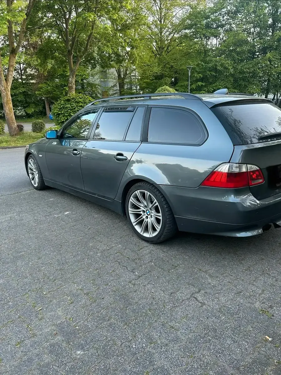 Gebraucht BMW 530 218 PS (160 kW) 2004 Grau Kombi