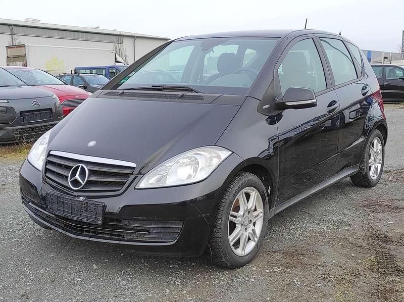 Gebraucht Mercedes A160 95 PS (69 kW) 2011 Nachtschwarz Kleinwagen