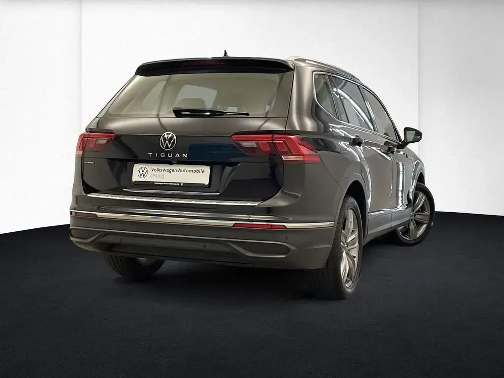 Gebraucht VW Tiguan Allspace Life 150 PS (110 kW) 2023 Schwarz SUV