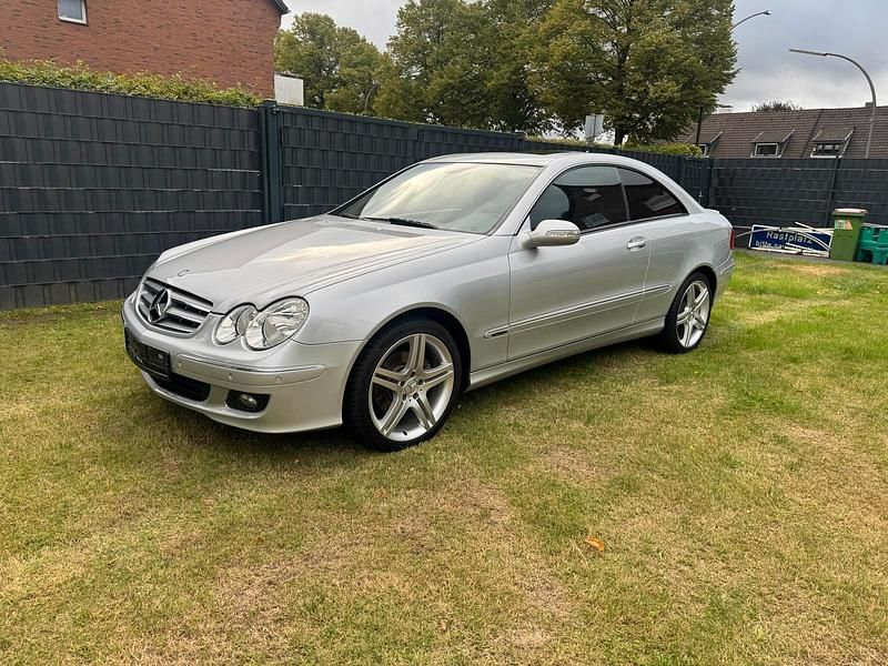Silber Gebraucht 2007 Mercedes CLK200 Coupé | 8.700 € (Fairer Preis) - Bild 1/4