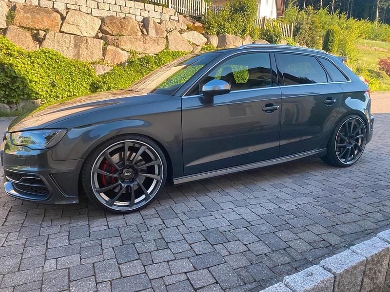 Gebraucht 2016 Audi S3 Ambiente Kleinwagen | 23.500 € (Fairer Preis) - Bild 1/4