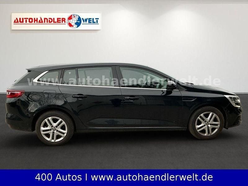 Gebraucht Renault Mégane IV Play 101 PS (74 kW) 2017 Schwarz Limousine