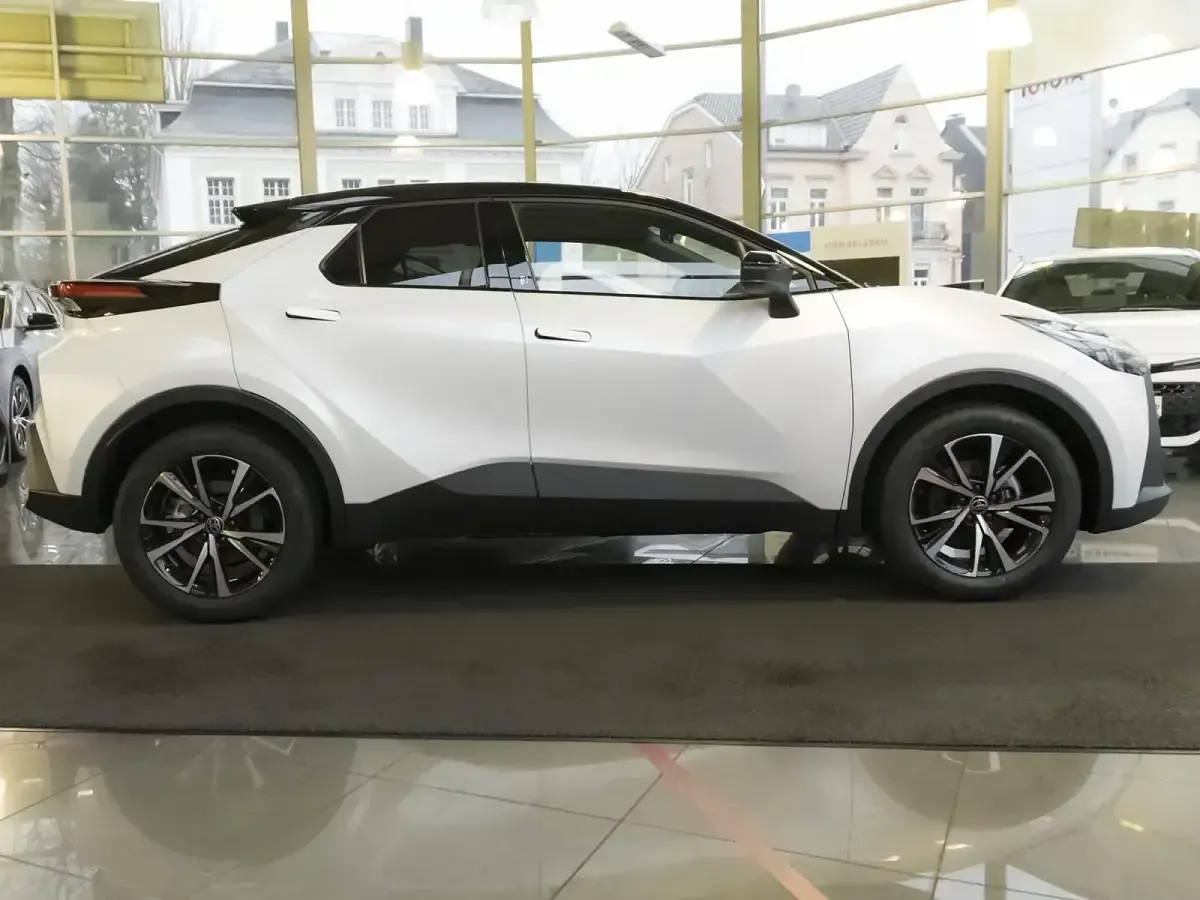 Gebraucht Toyota C-HR 140 PS (102 kW) 2025 Weiß SUV
