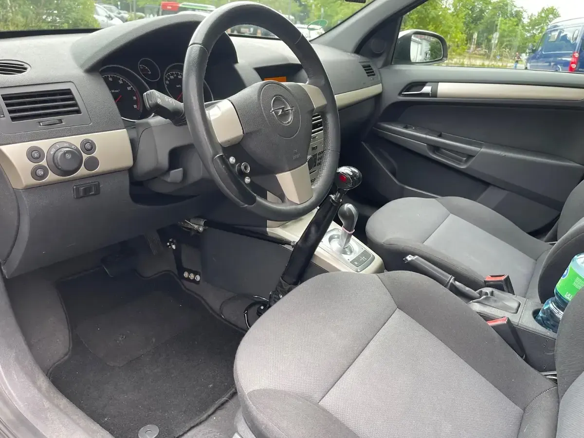 Gebraucht Opel Astra 116 PS (85 kW) 2008 Grau Kombi