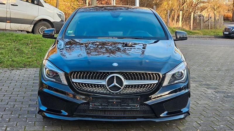 Gebraucht Mercedes CLA200 Shooting Brake 156 PS (114 kW) 2015 Schwarz Kombi