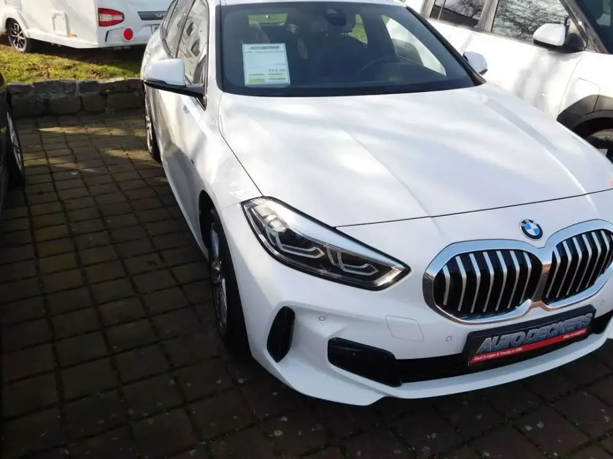 Gebraucht BMW 118 M Sport 136 PS (100 kW) 2021 Alpinweiß ii Limousine