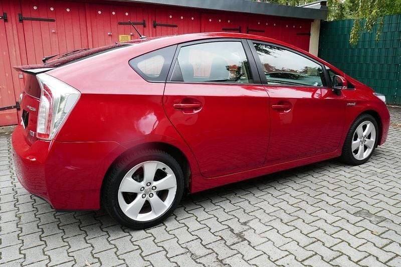 Gebraucht Toyota Prius 136 PS (100 kW) 2012 Rot Kleinwagen