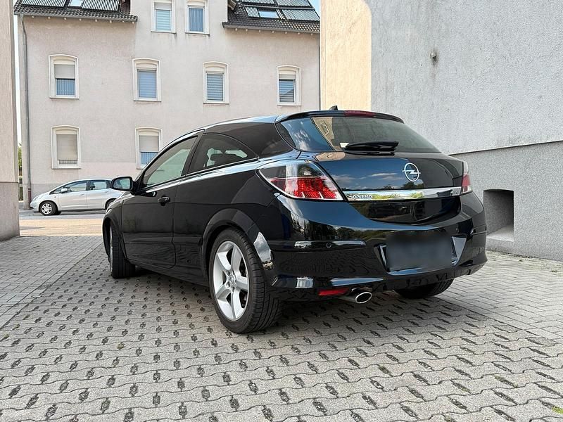 Schwarz Gebraucht 2006 Opel Astra GTC Kleinwagen | 3.400 € (Fairer Preis) - Bild 1/4