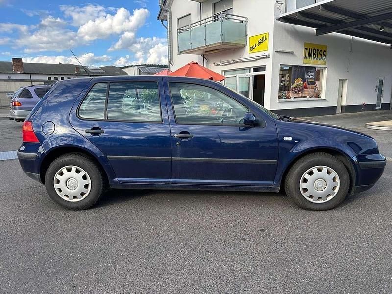 Brugt VW Golf IV 101 HK (74 kW) 2000 Blå Sedan