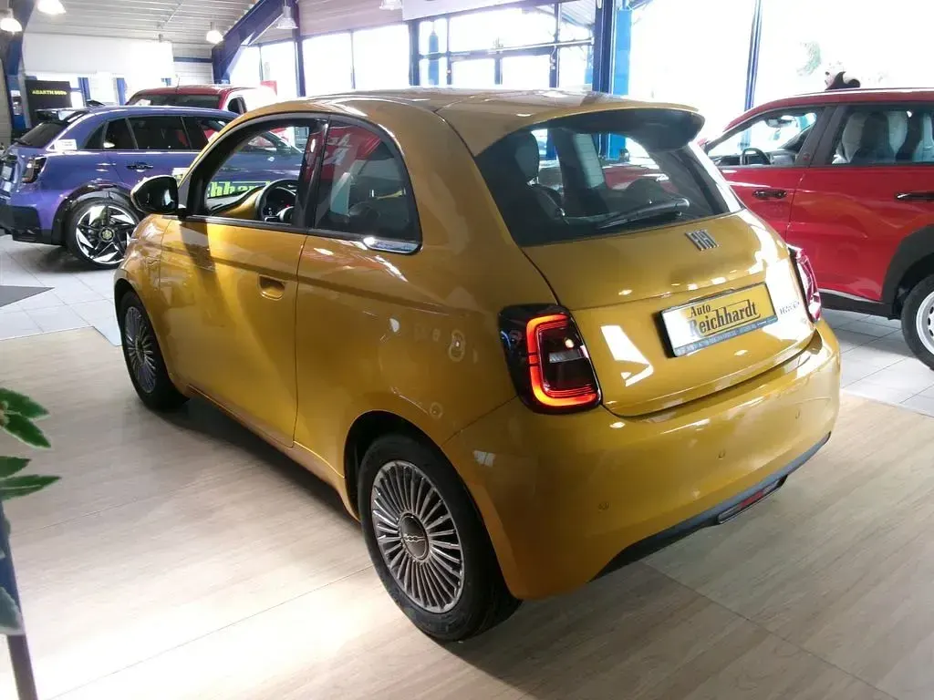Neu Fiat 500 65 PS (47 kW) 2026 Gelb Kleinwagen