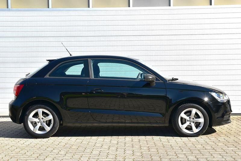 Gebraucht Audi A1 Attraction 86 PS (63 kW) 2012 Schwarz Kleinwagen
