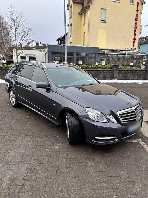 Gebraucht Mercedes 220 170 PS (125 kW) 2010 Silber Kombi