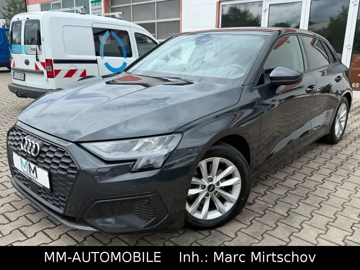 Gebraucht Audi A3 Basis 150 PS (110 kW) 2022 Manhattangrau Limousine