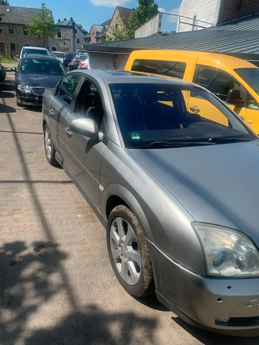 Gebraucht Opel Vectra 155 PS (114 kW) 2004 Silber Kleinwagen