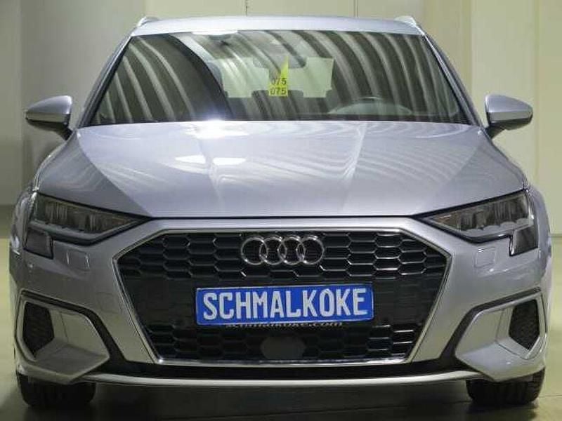 Gebraucht Audi A3 Ambiente 150 PS (110 kW) 2022 Floret silver (metallic) Kombi