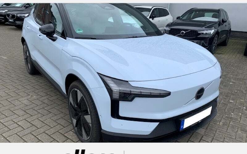 Cloud blue Gebraucht 2023 Volvo EX30 Ultra SUV | 36.850 € (Fairer Preis) - Bild 1/4