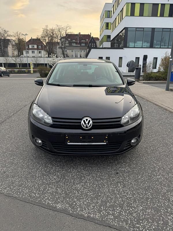 Gebraucht VW Golf VII 105 PS (77 kW) 2012 Schwarz Limousine