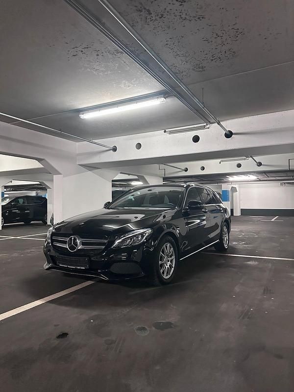 Schwarz Gebraucht 2015 Mercedes C220 Kombi | 18.000 € (Teuer) - Bild 1/4