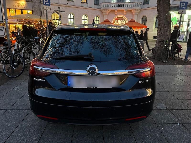 Gebraucht Opel Insignia 140 PS (102 kW) 2014 Schwarz Kombi