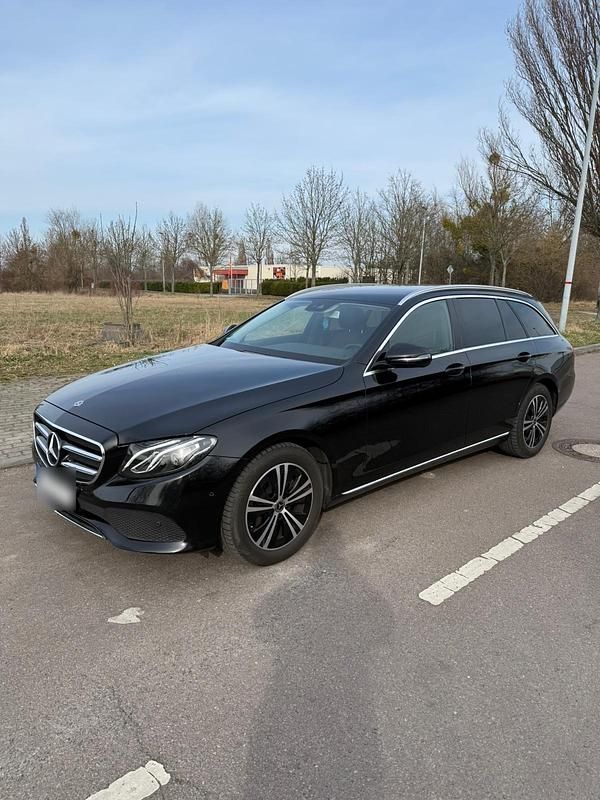 Gebraucht Mercedes E200 160 PS (117 kW) 2019 Schwarz Kombi