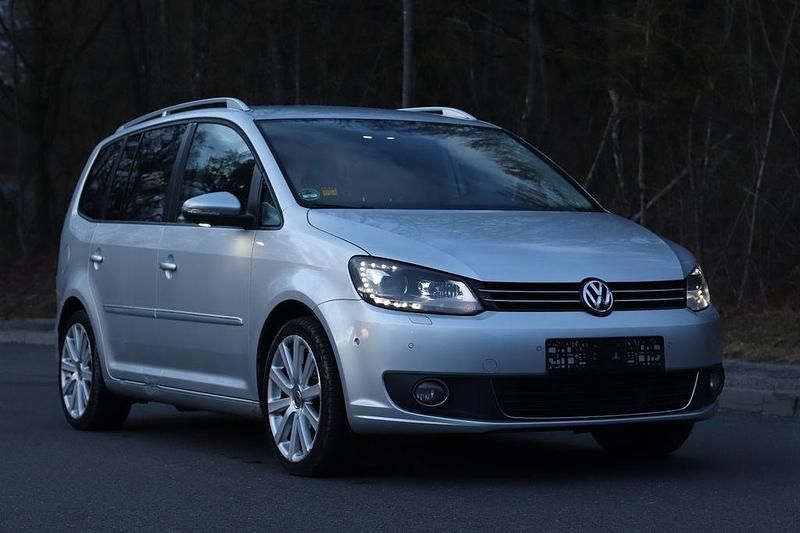 Gebraucht VW Touran Highline 140 PS (102 kW) 2012 Silber Van / Kleinbus