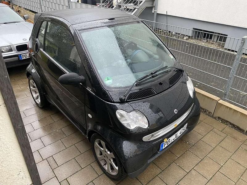 Schwarz Gebraucht 2005 Smart ForTwo Cabrio Basis Cabrio | 2.800 € (Fairer Preis) - Bild 1/4