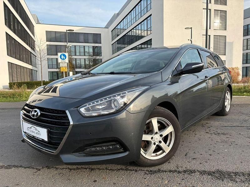 Gebraucht Hyundai i40 Trend 116 PS (85 kW) 2016 Grau Kombi