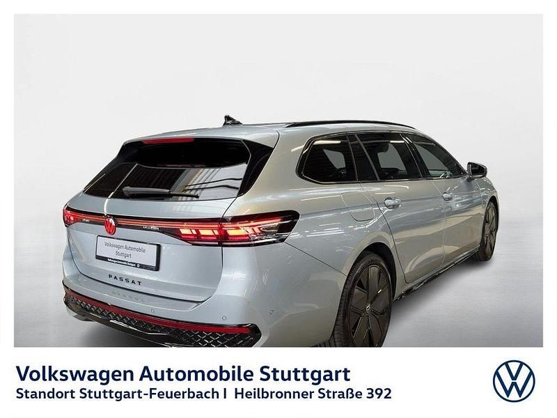 Gebraucht VW Passat R-line 193 PS (141 kW) 2026 Oyster silver metallic Kombi