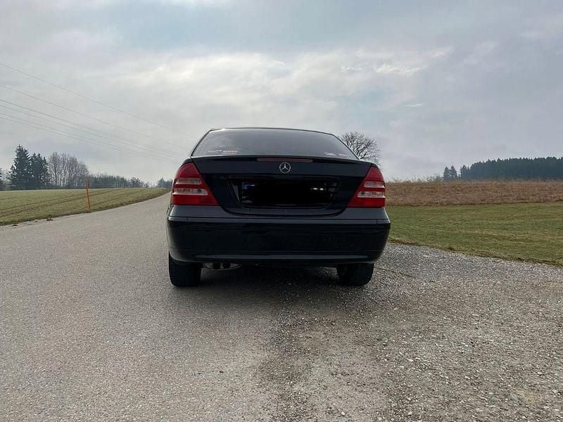 Gebraucht Mercedes C200 Classic 163 PS (119 kW) 2003 Schwarz Limousine