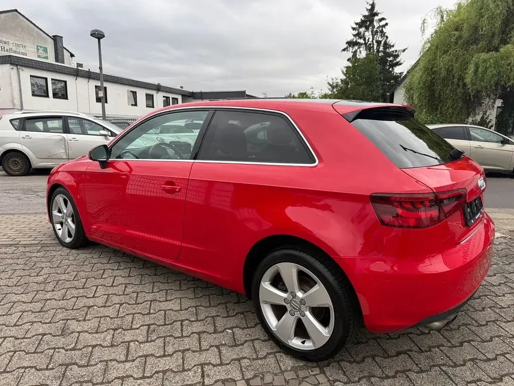 Gebraucht Audi A3 Ambition 125 PS (91 kW) 2014 Rot Kleinwagen