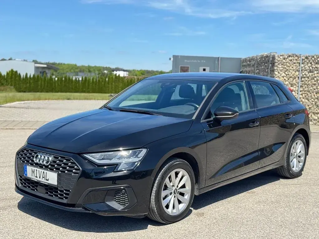 Gebraucht Audi A3 150 PS (110 kW) 2023 Brillantschwarz Limousine