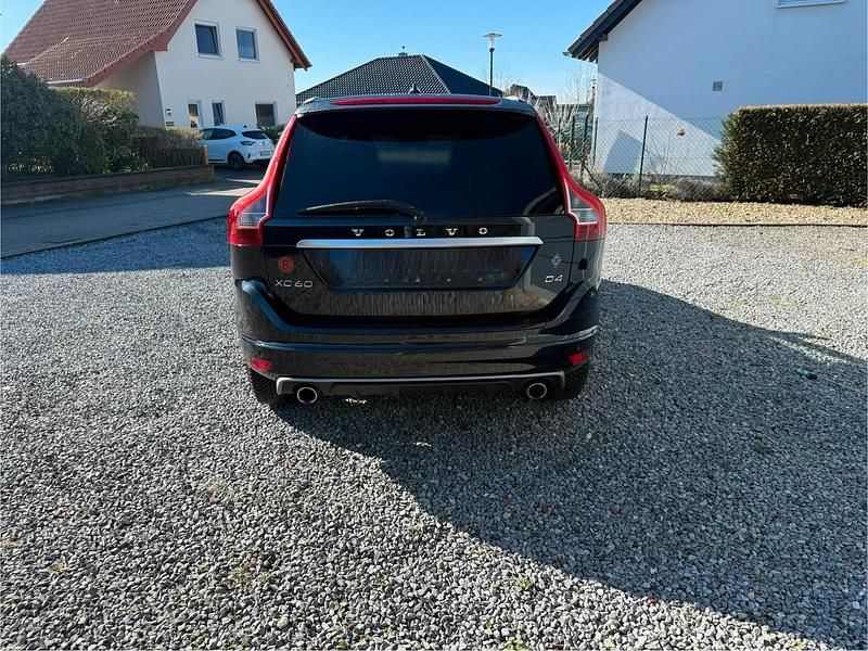 Gebraucht Volvo XC60 181 PS (133 kW) 2015 Schwarz SUV