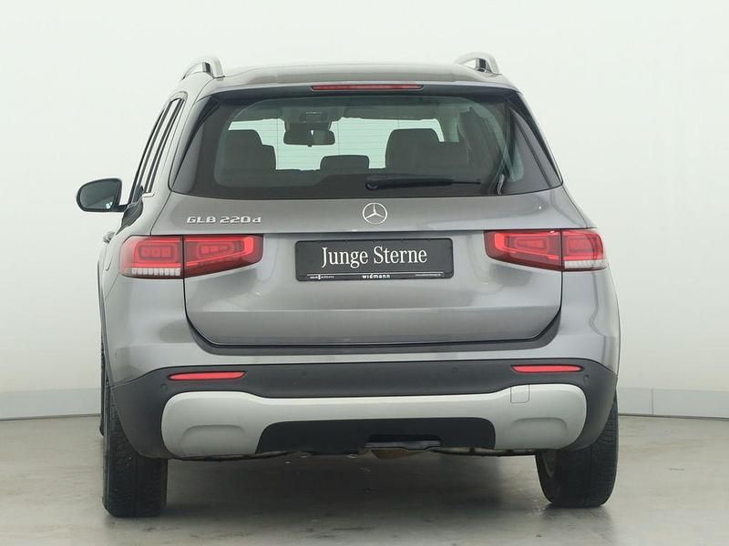 Gebraucht Mercedes GLB220 Style 190 PS (139 kW) 2023 Metalliclack mountaingrau SUV