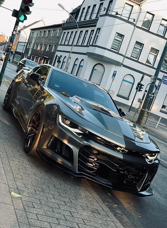 Andere farben Gebraucht 2017 Chevrolet Camaro Coupé | 44.500 € - Bild 1/4