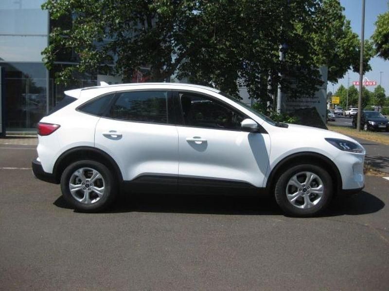 Gebraucht Ford Kuga Cool & Connect 120 PS (88 kW) 2023 Frostweiß SUV