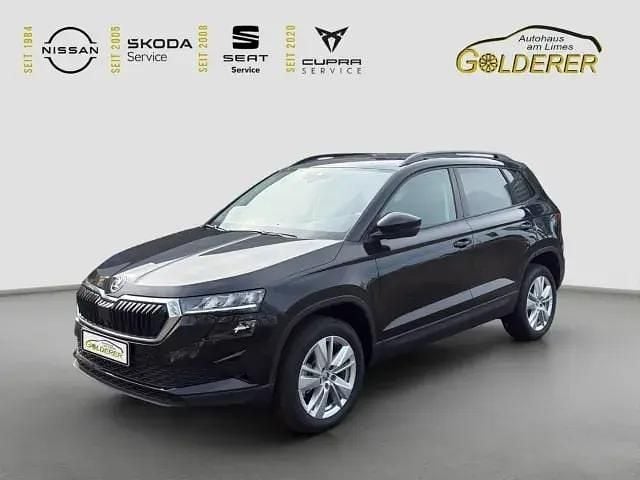 Black magic perleffekt Gebraucht 2024 Skoda Karoq Selection SUV | 31.960 € (Fairer Preis) - Bild 1/4