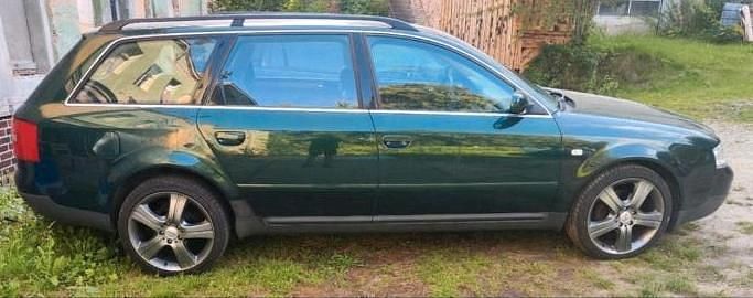 Grün Gebraucht 1999 Audi A6 Kombi | 1.900 € - Bild 1/4