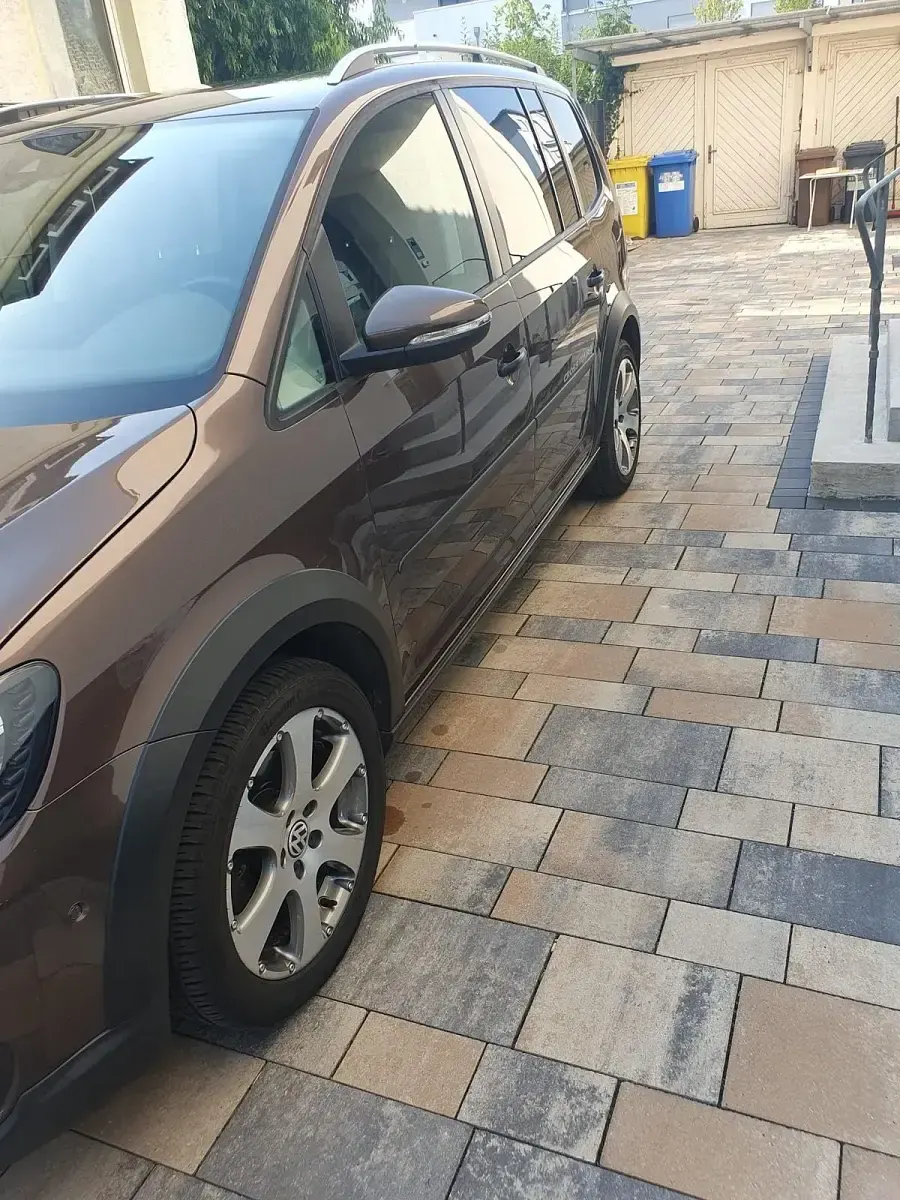 Gebraucht VW Touran Cross 170 PS (125 kW) 2012 Braun Van / Kleinbus