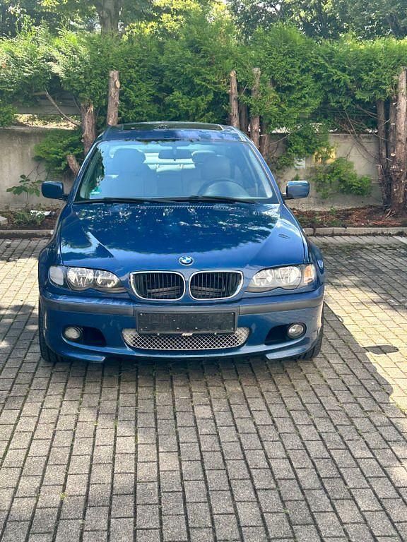 Blau Gebraucht 2002 BMW 318 M Sport Limousine | 2.400 € (Fairer Preis) - Bild 1/4