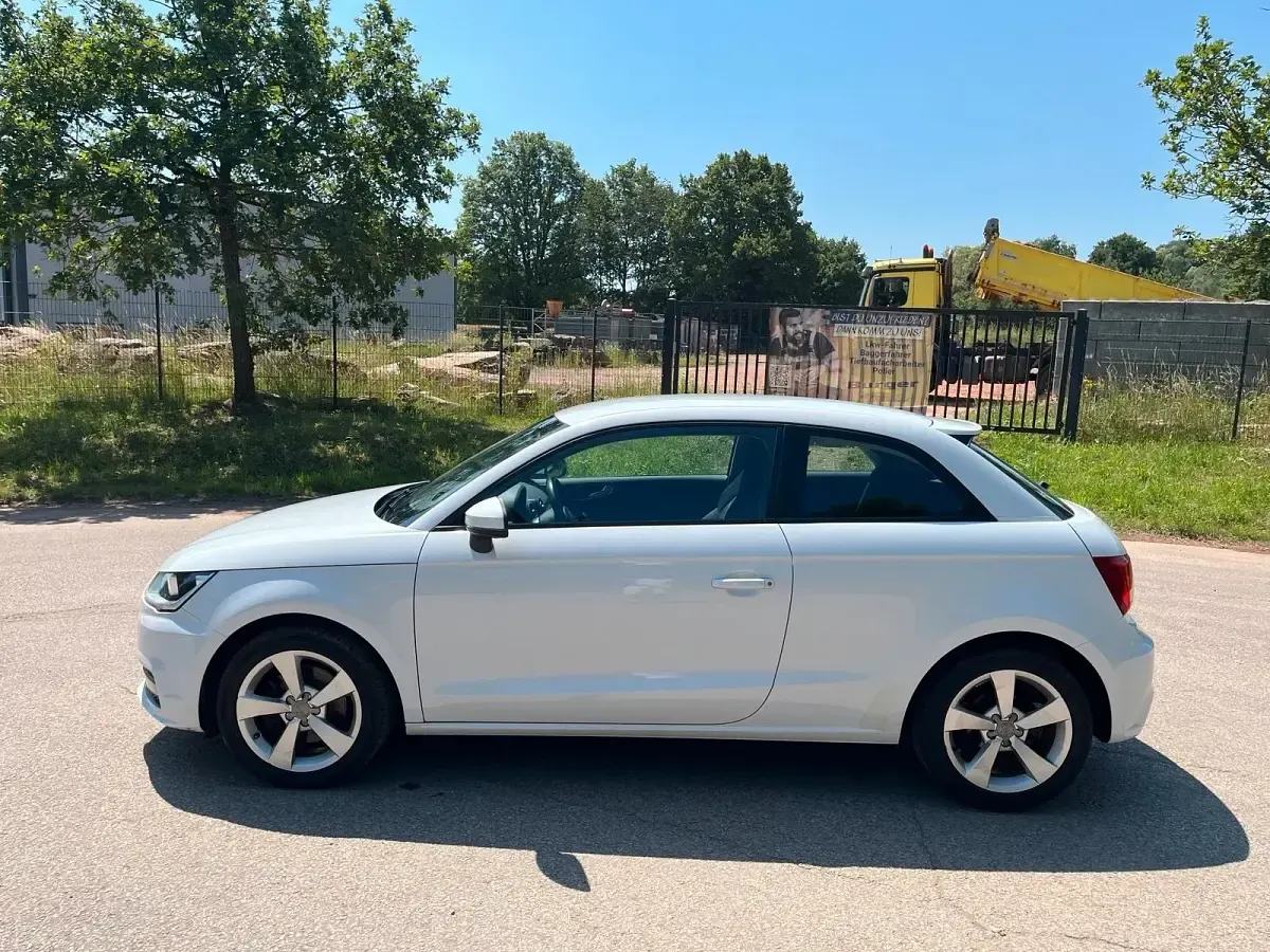 Gebraucht Audi A1 116 PS (85 kW) 2015 Weiß Kleinwagen