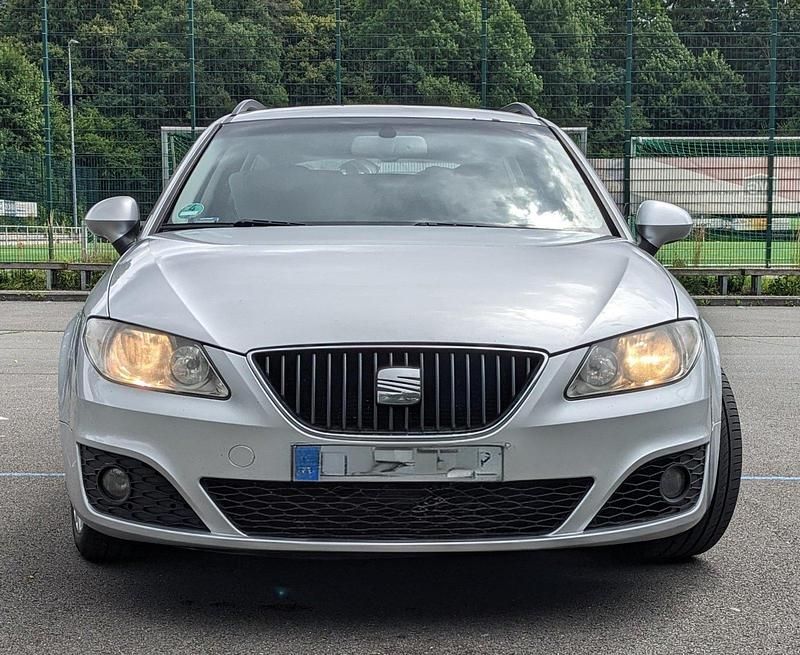 Silber Gebraucht 2011 Seat Exeo Style Kombi | 2.499 € (Guter Preis) - Bild 1/4